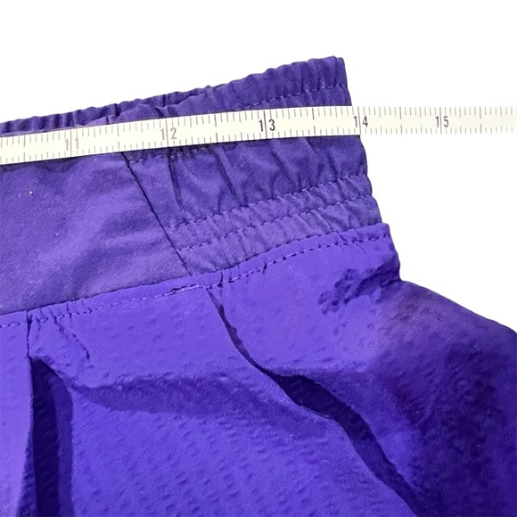 Athleta textured Brooklyn running/walking short, vibrant blue, zipper pockets, 6 - Picture 7 of 8